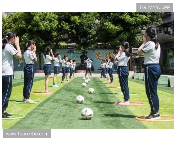 星空足球俱乐部：融合星空元素的足球文化与青少年梦想的摇篮